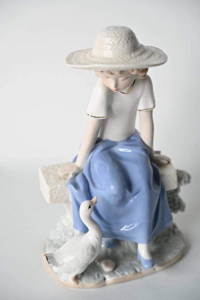 Статуэтка "Есения"