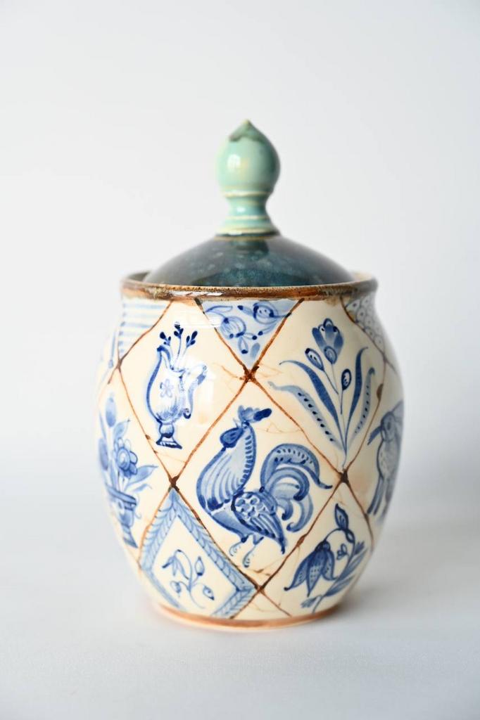 Банка с крышкой "Любава"