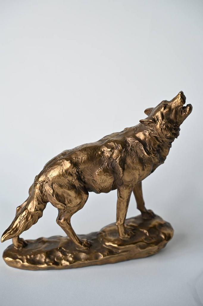 Статуэтка "Воющий волк"