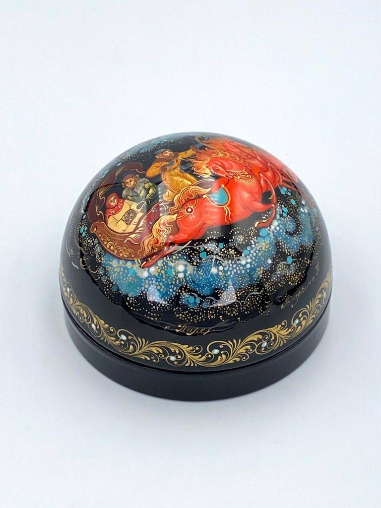 Шкатулка-шар "Тройка"