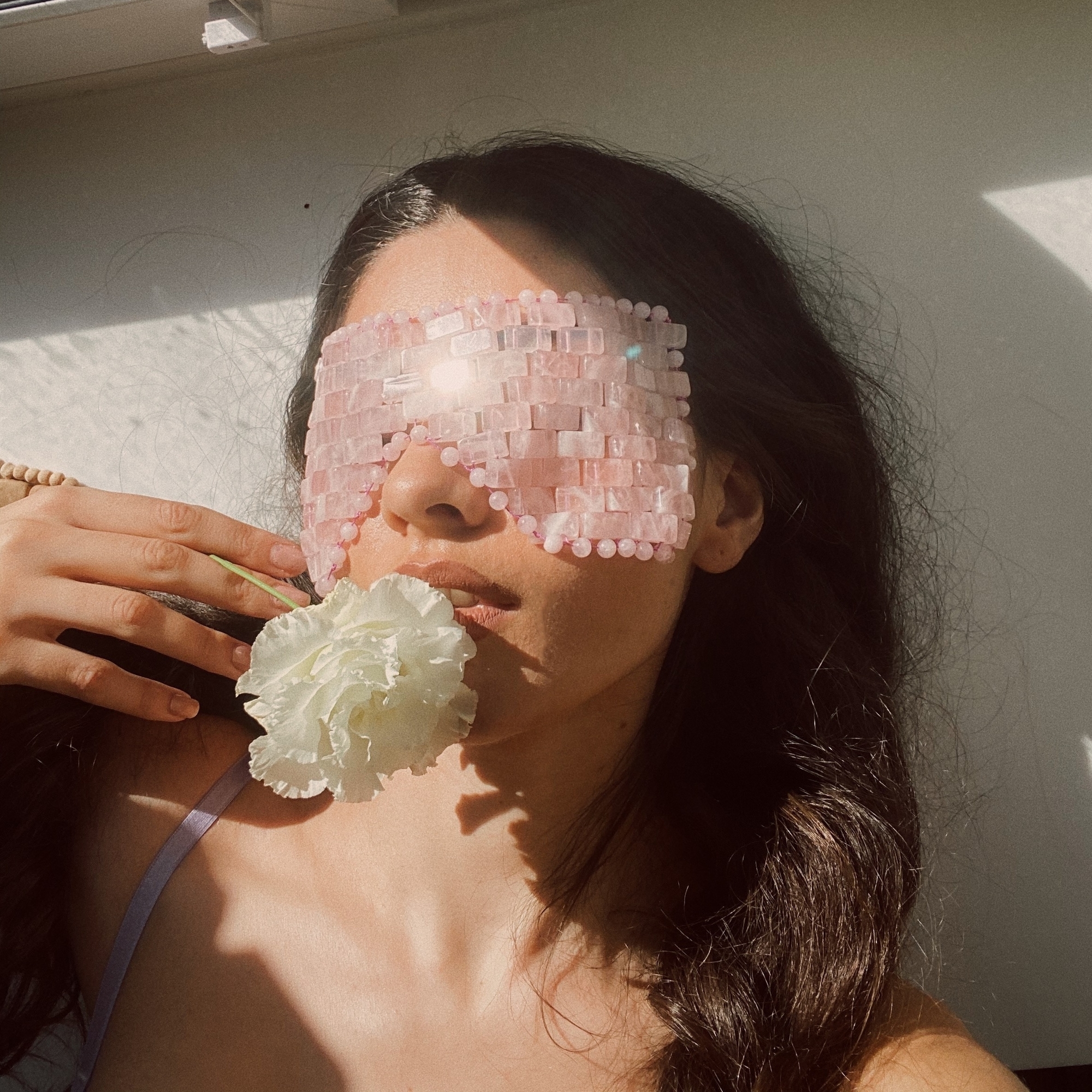 Маска из розового кварца