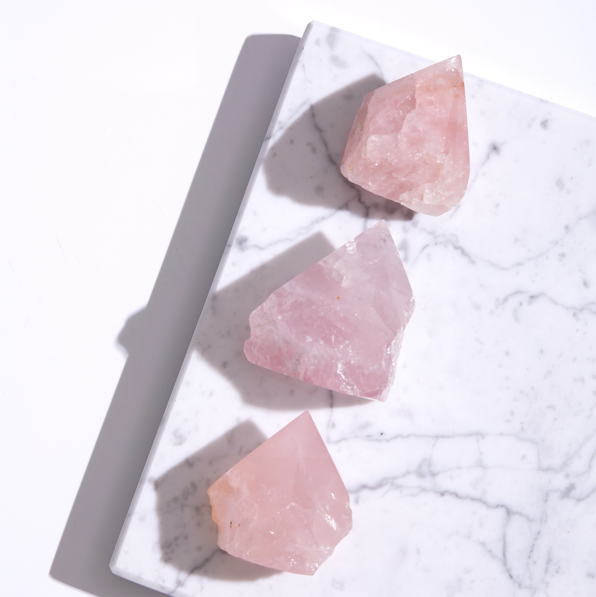 розовый кварц кристалл необработанный