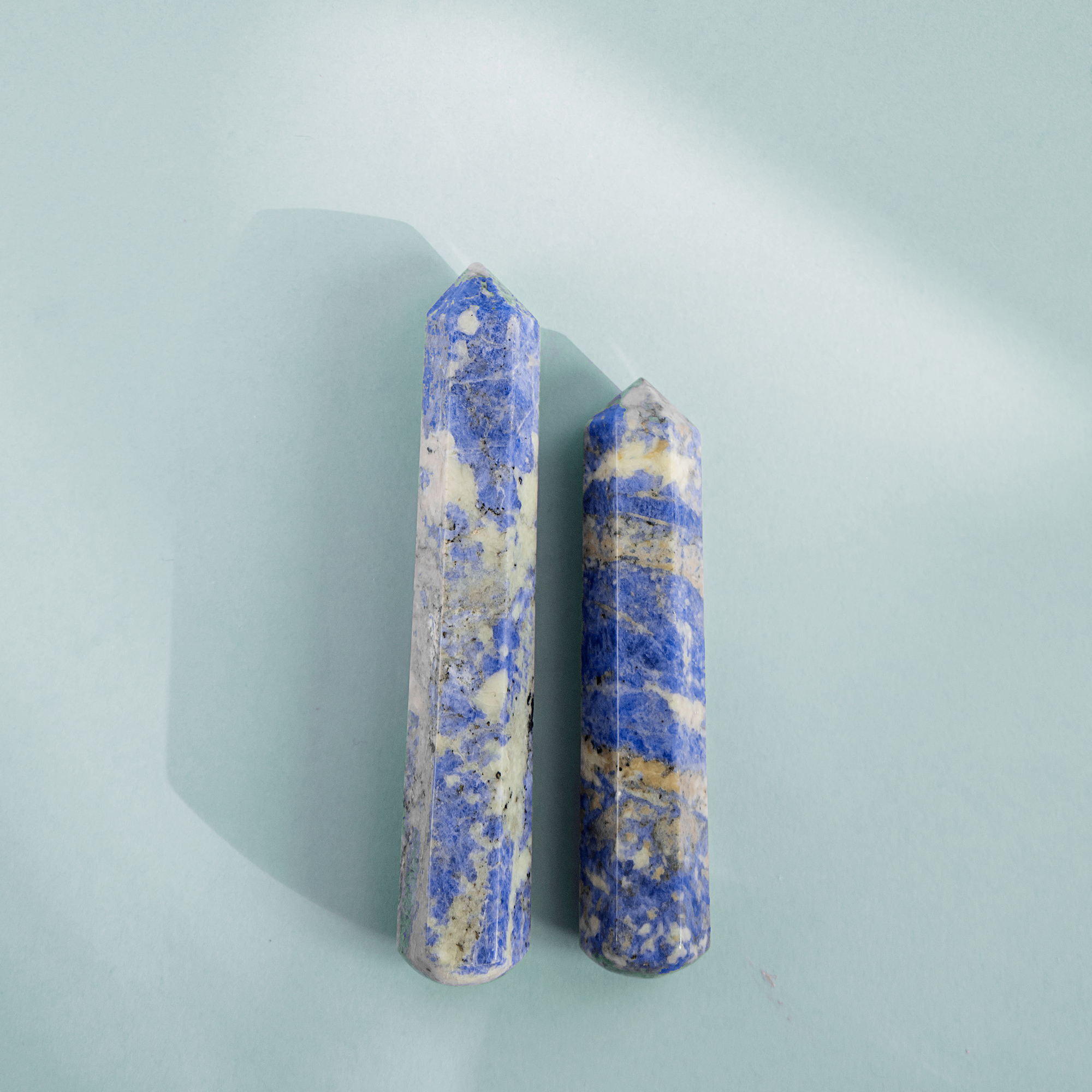 синий содалит массажный карандаш