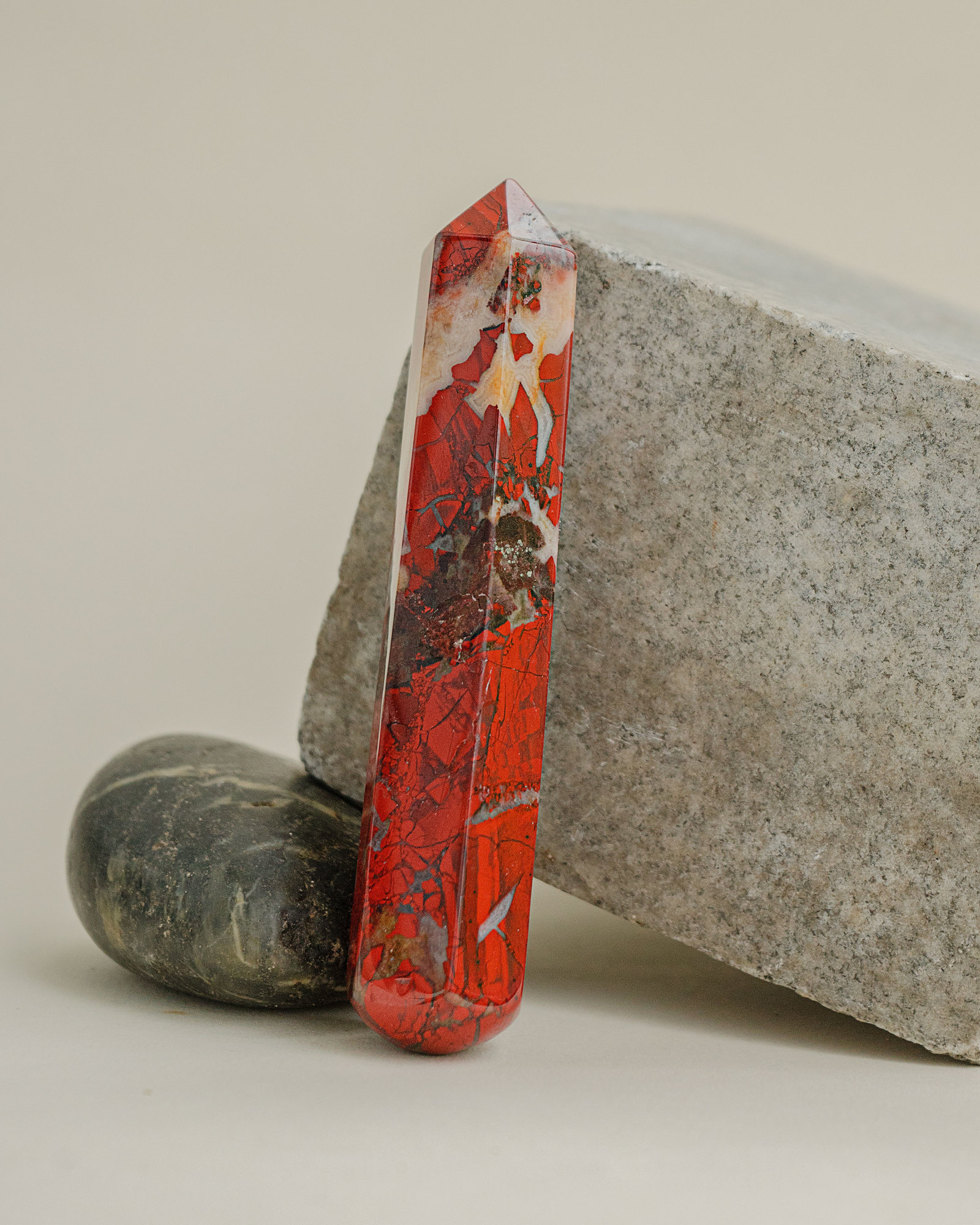 Красна яшма (массажный карандаш)