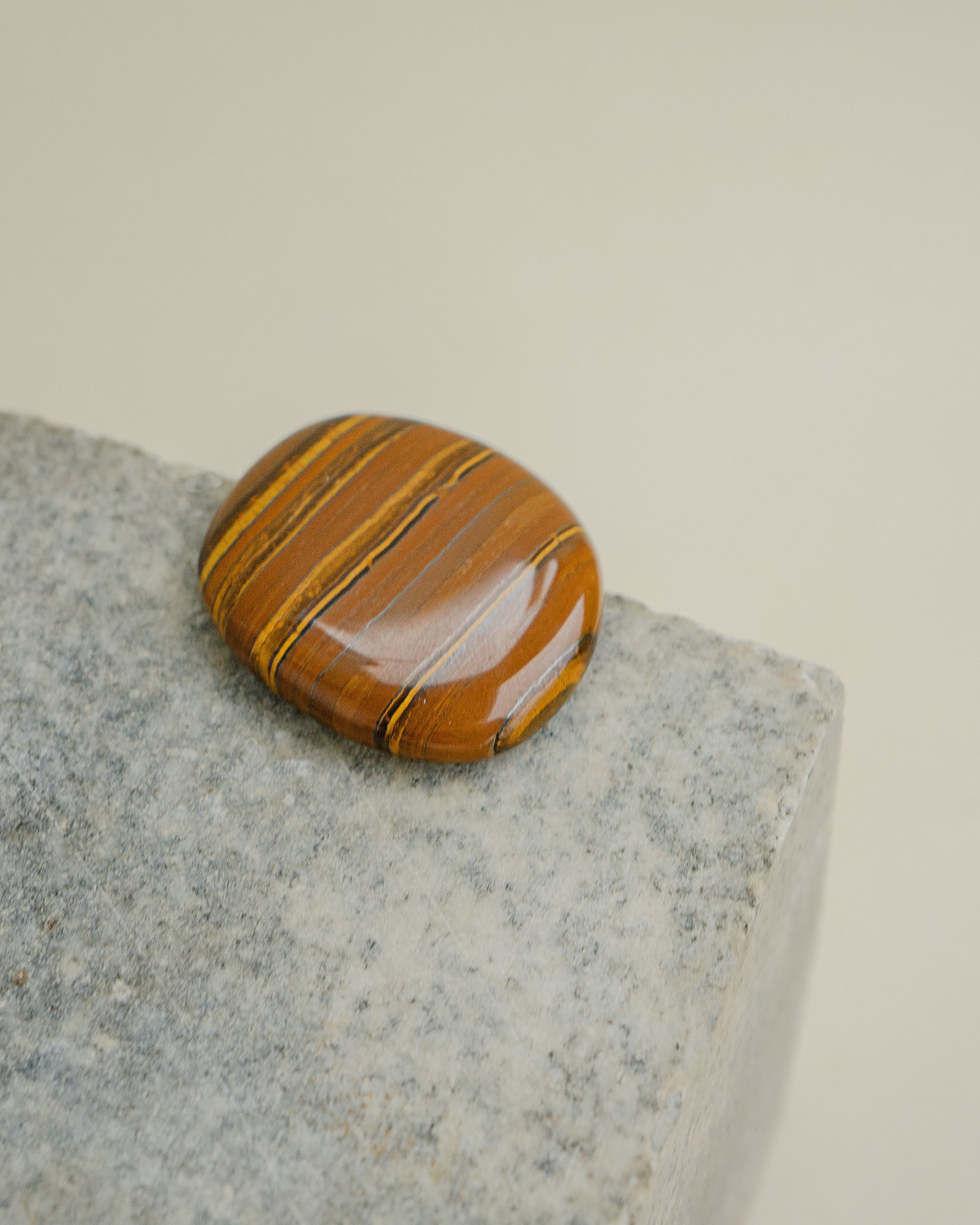 Тигровый глаз (finger stone)