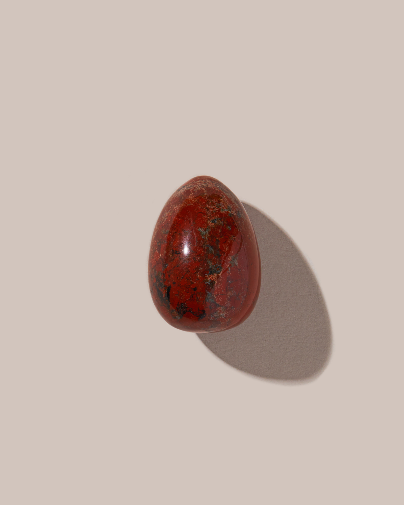 Яйцо из натуральных минералов