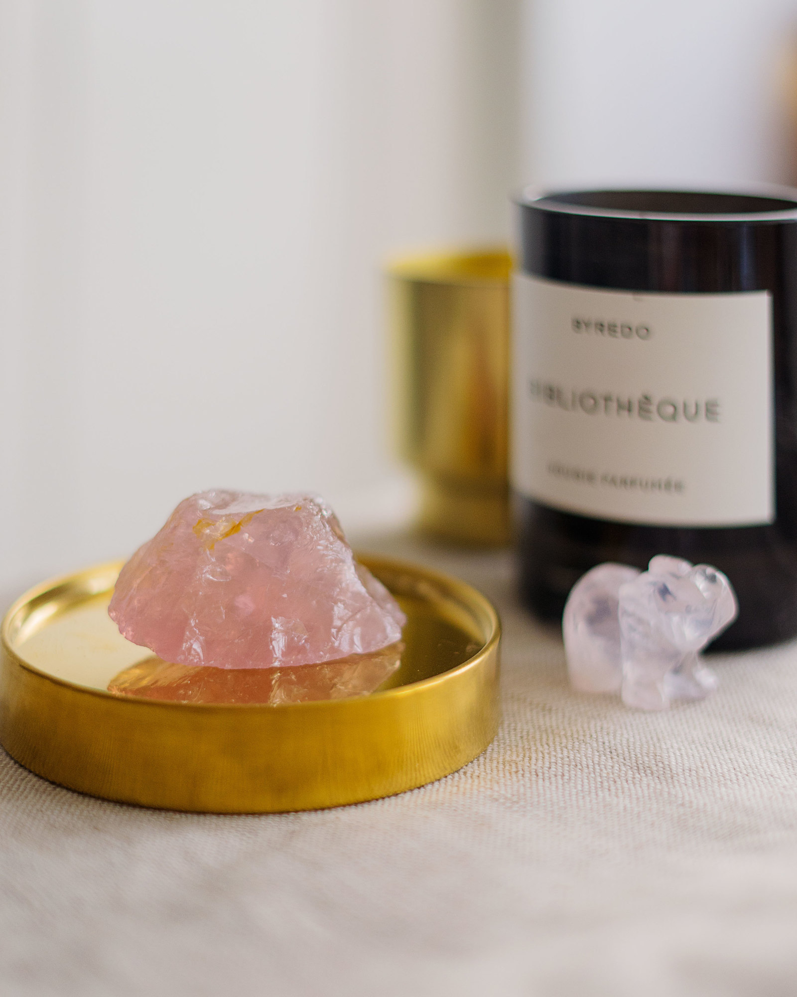 Необработанный розовый кварц (осколы)