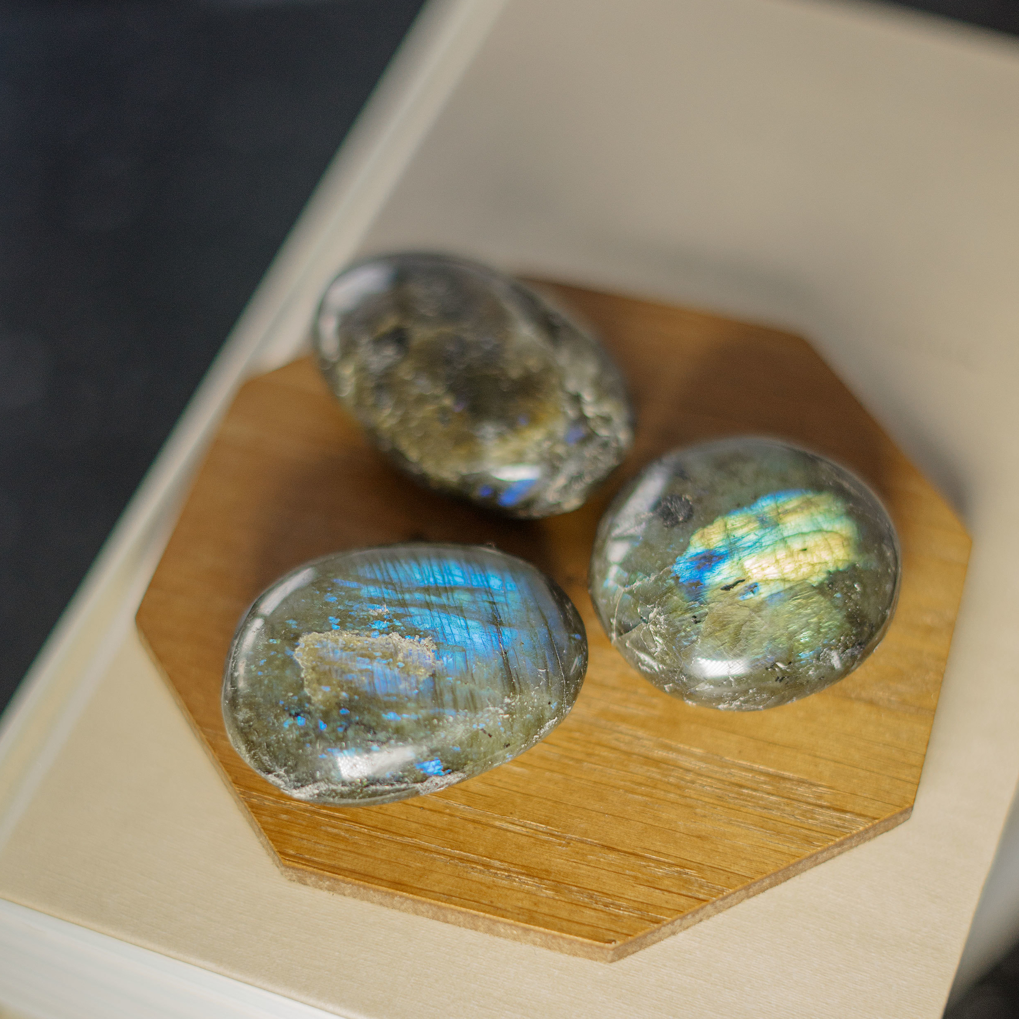 лабрадор лабрадорит