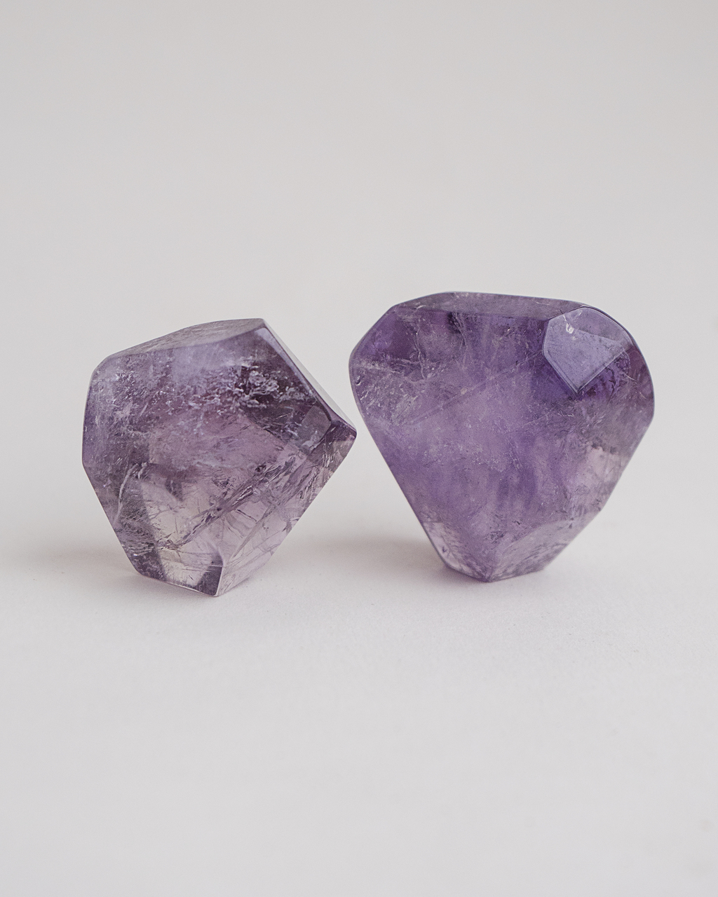 Многогранник из аметиста
