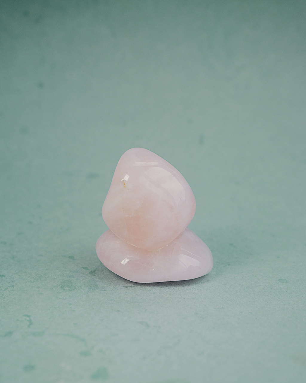 Галтовка розового кварца