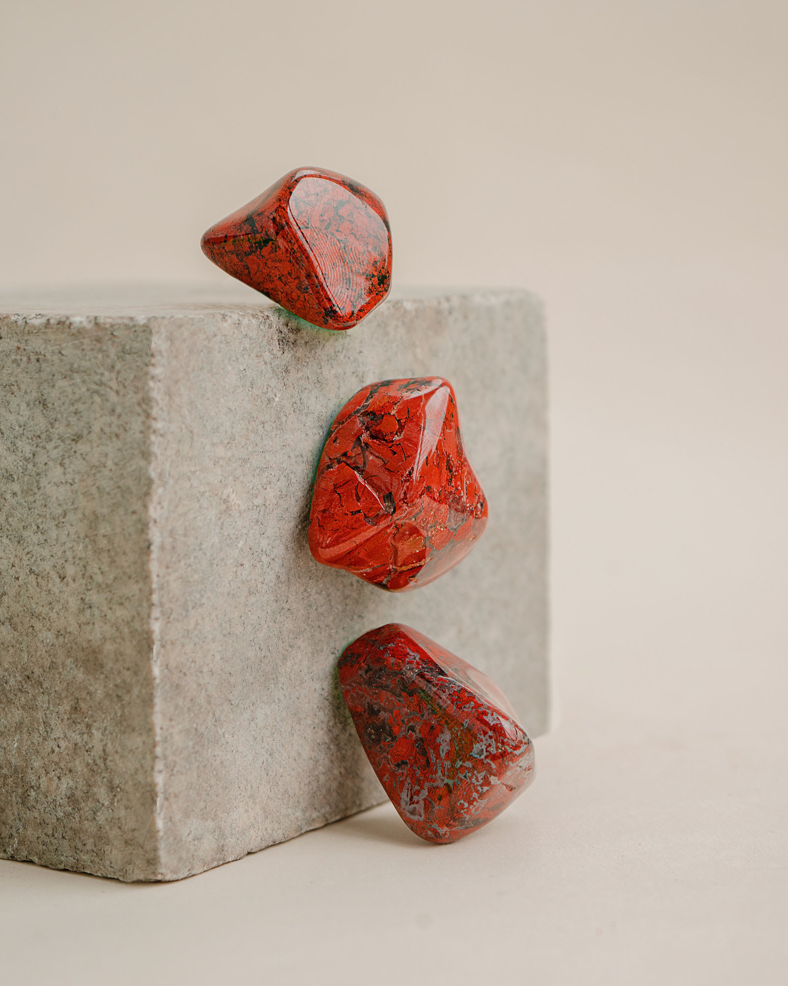 Красная яшма (галька)