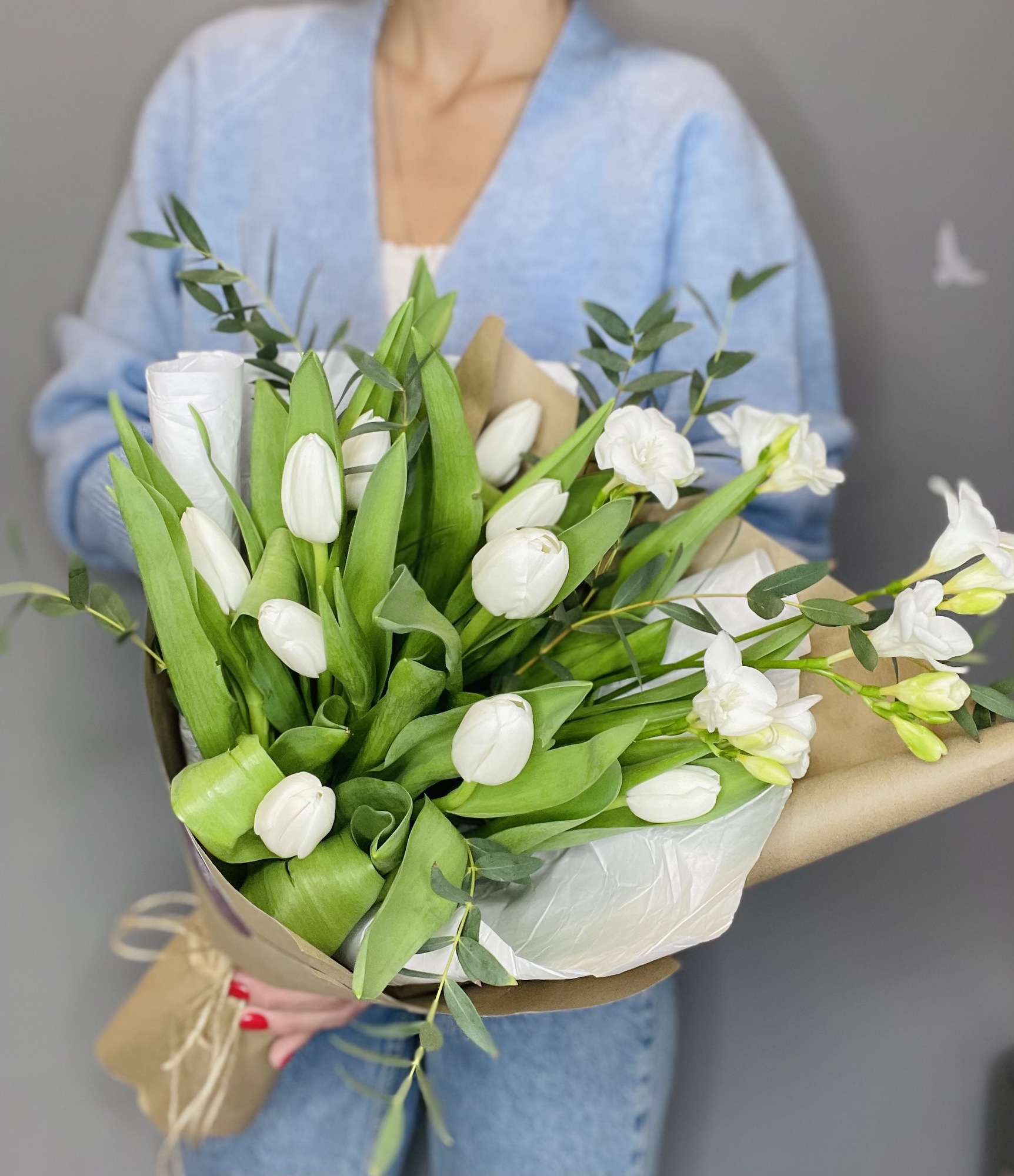 Тюльпаны и фрезия