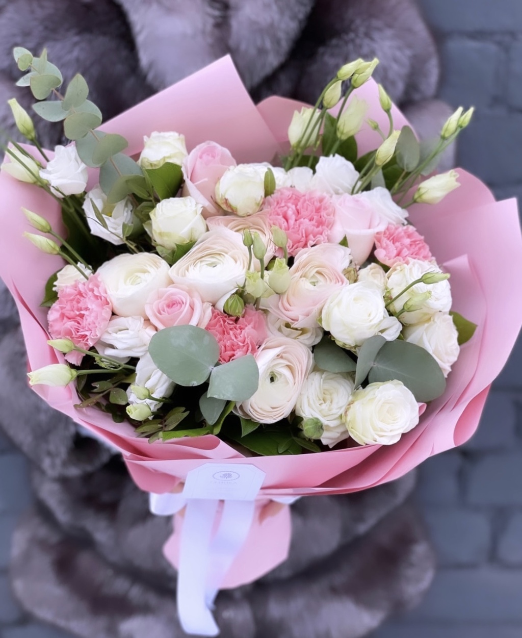 Авторский букет с ранункулюсами