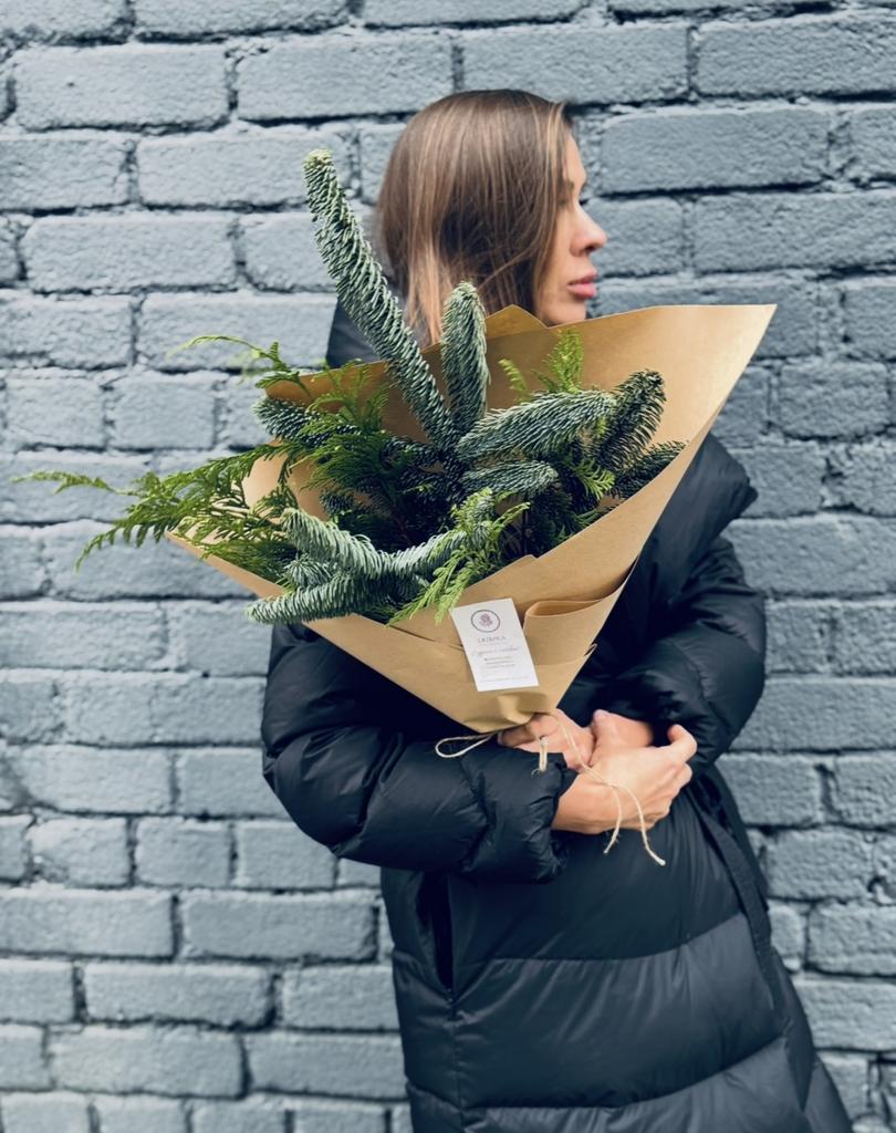 Букет из туи и нобилиса