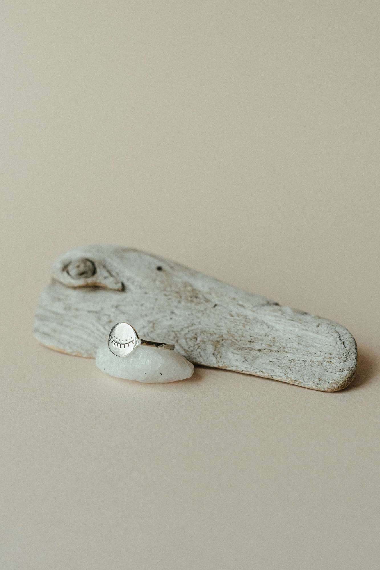 Кольцо - печатка Closed eye