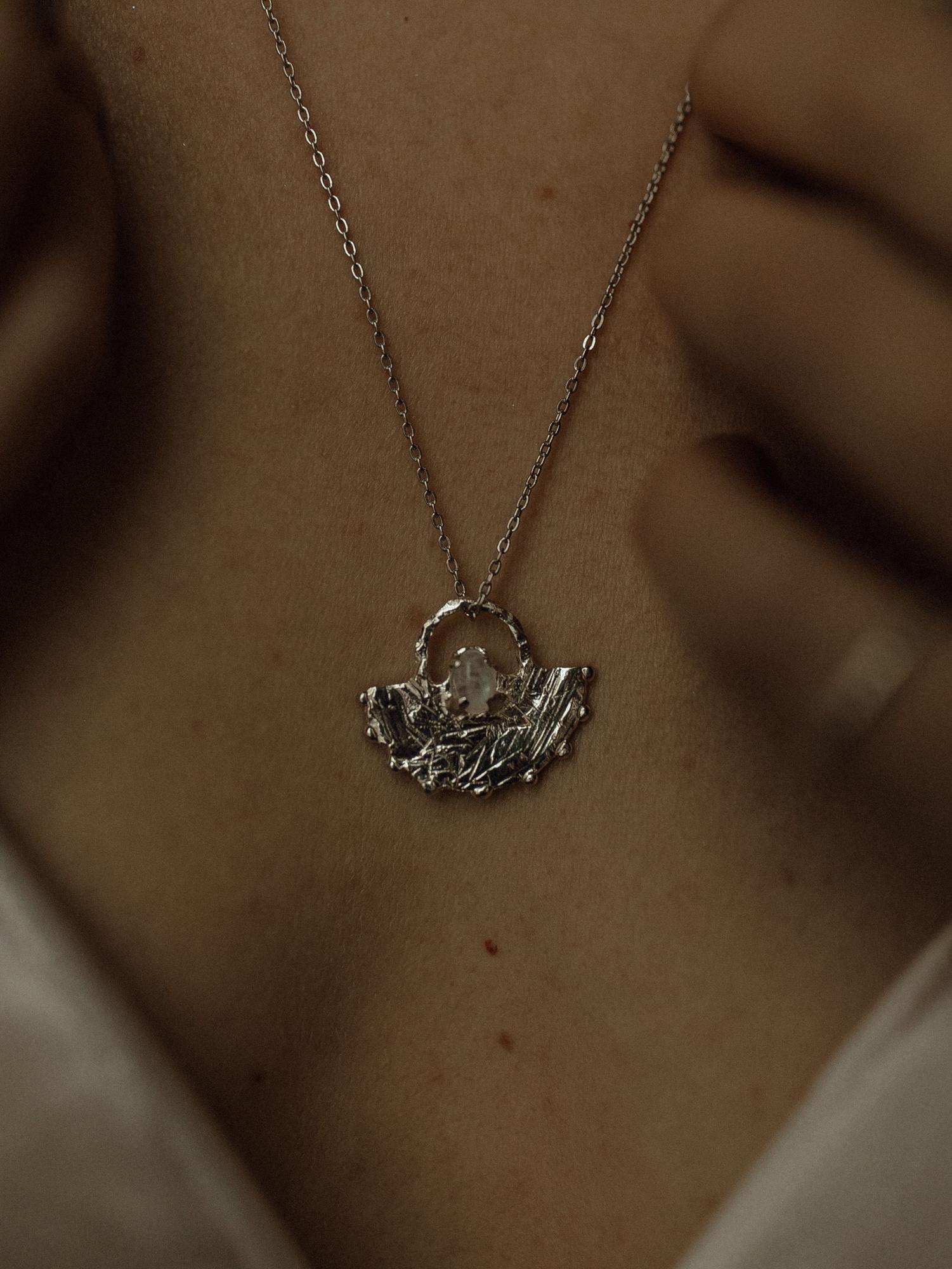 Кулон с Лунным камнем