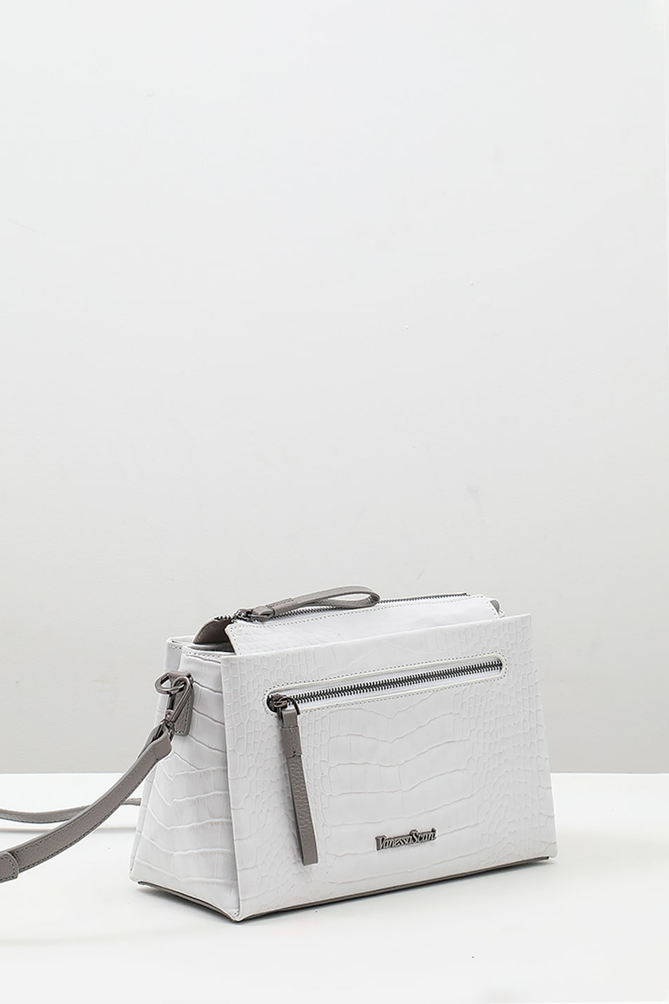 Прямоугольная кросс-боди с тремя отделениями от Vanessa Scani из кожи под крокодила белого цвета