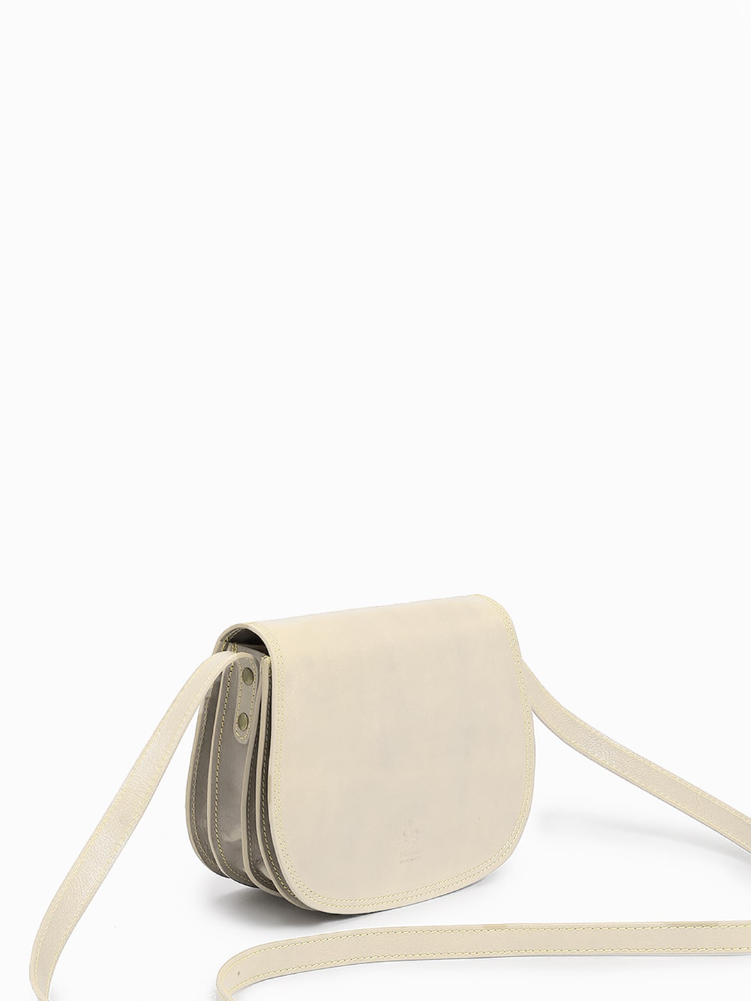 Полукруглая кросс-боди с регулируемым ремнём от FOLLE из кожи vacchetta бежевого оттенка