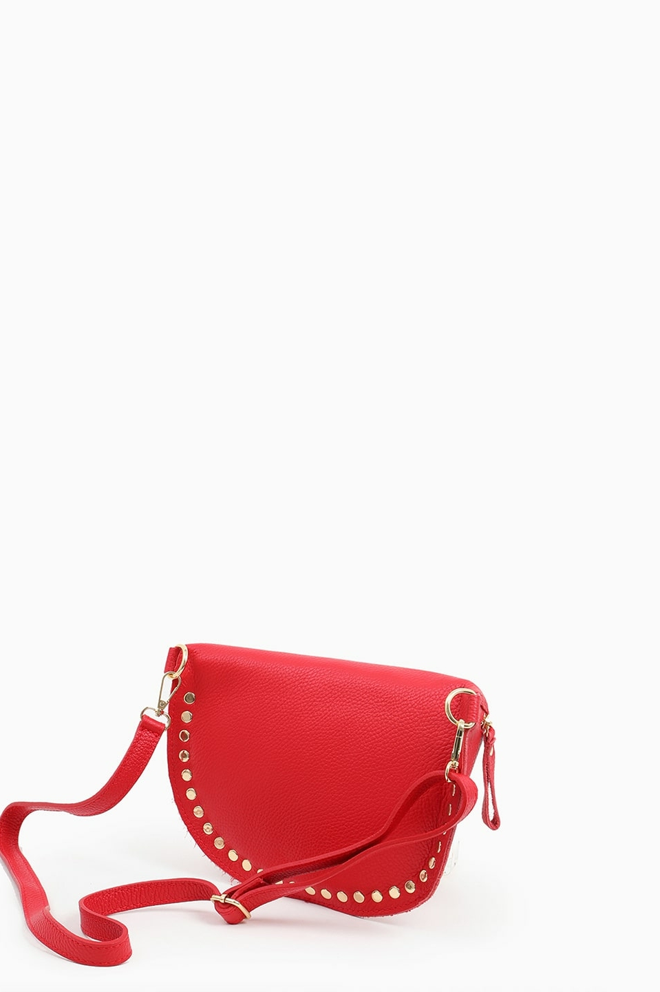 Полукруглая кросс-боди с золотистыми клёпками от FOLLE в красном цвете