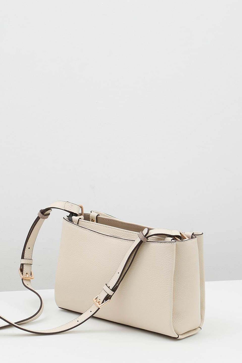 Кросс-боди на плечо с металлическим логотипом Vanessa Scani в бежевом оттенке