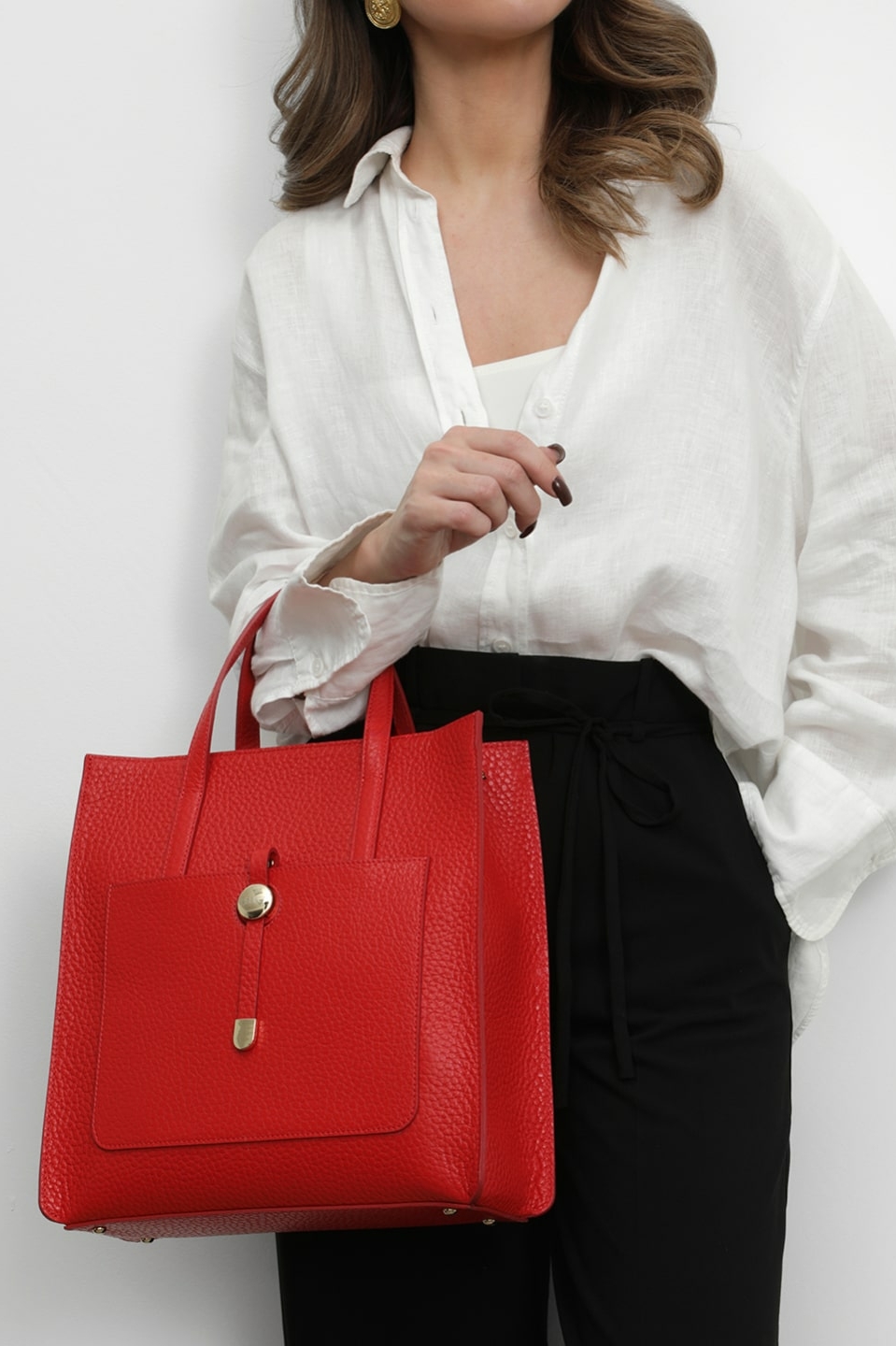 Прямоугольный шоппер с именной гравировкой KELLEN из крупнозернистой кожи алого оттенка