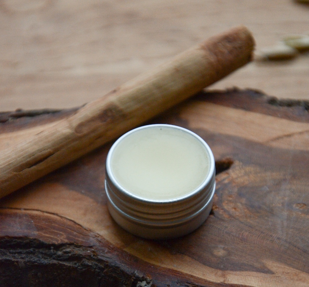 БАЛЬЗАМ ДЛЯ ГУБ «ВАНИЛЬ И КОКОС»