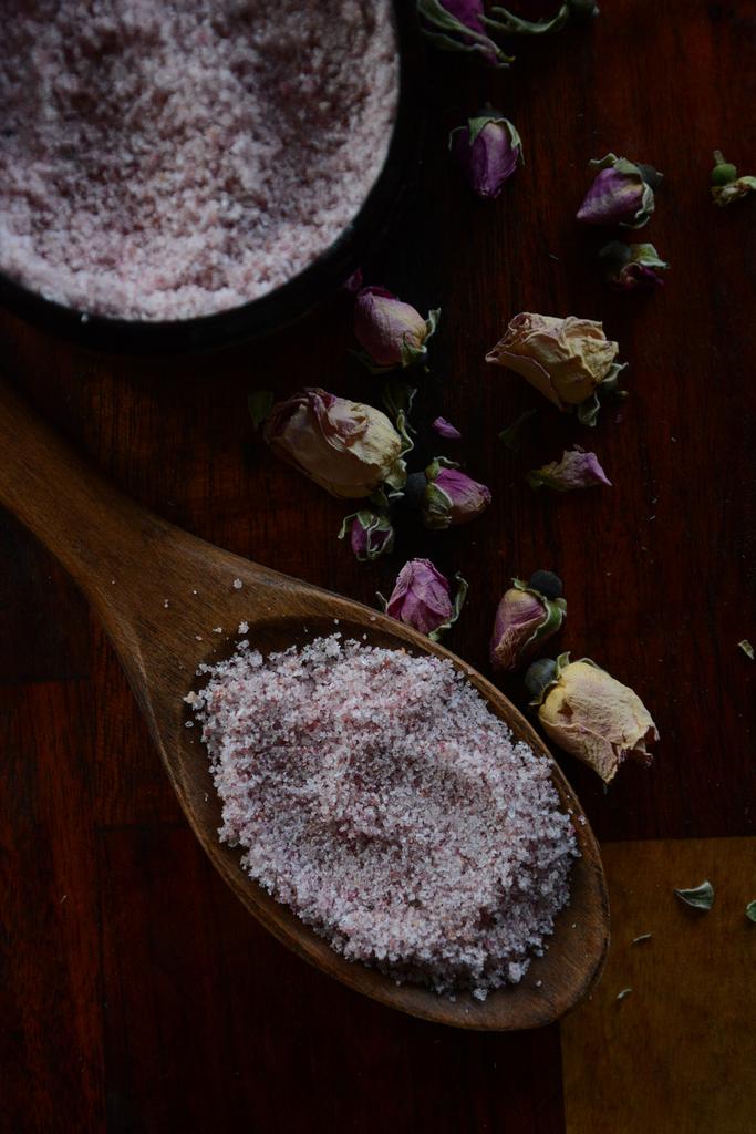 Скраб для тела " Роза и Сандал "