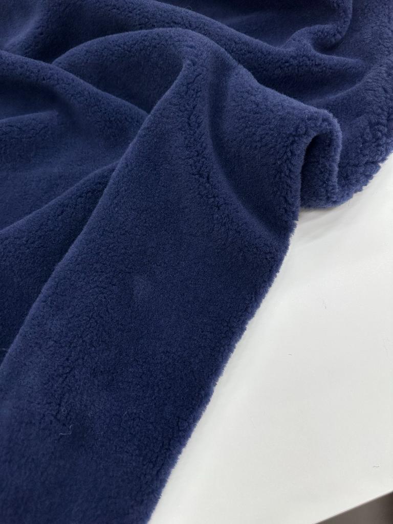 Глубокий синий