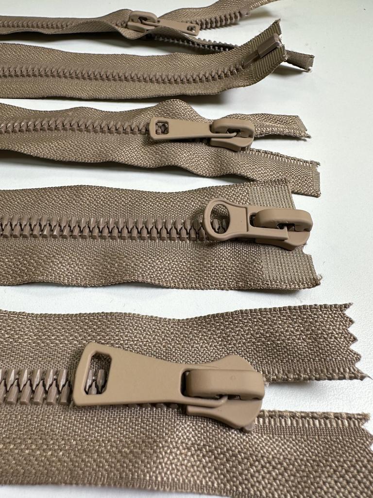 Молния с матовым замком. Цвет Бежевый