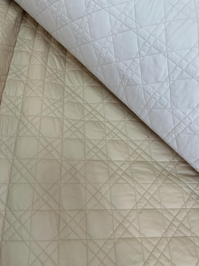 Двусторонняя курточная DIOR. Цвет Бежевый/Молочная