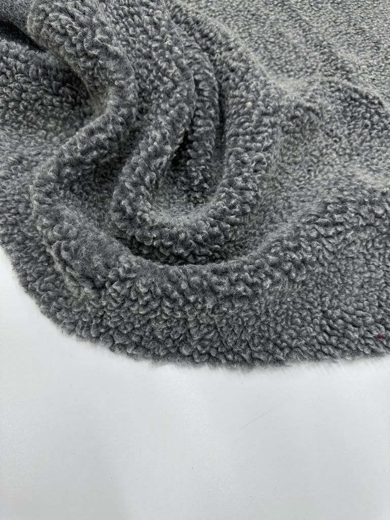 Серый букле