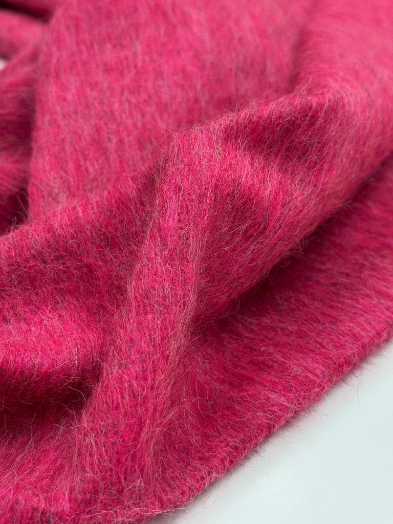 Пальтовая шерсть Versace. Цвет Маджента