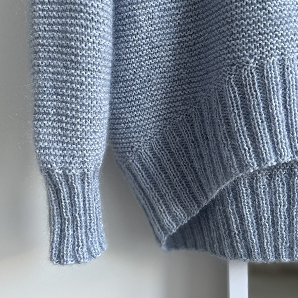 Свитер "Альпы" небесный