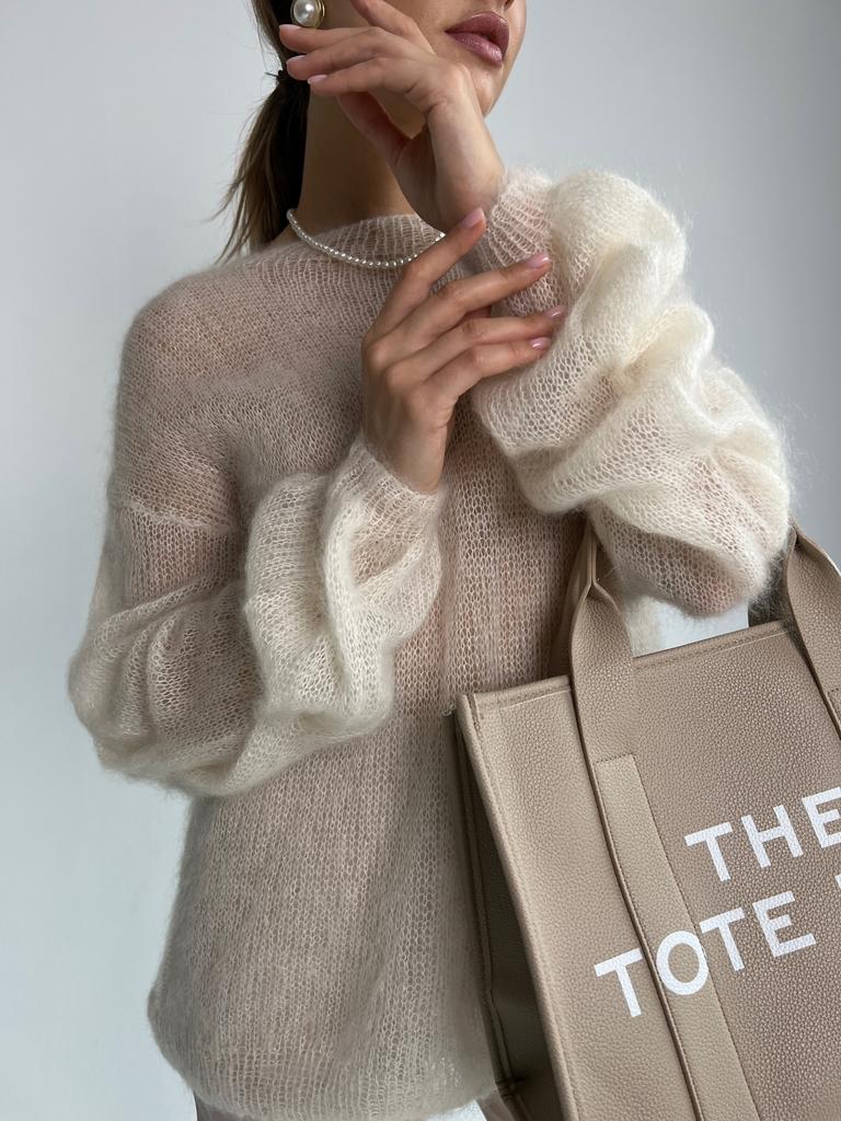 Свитер "Невесомость" молочный