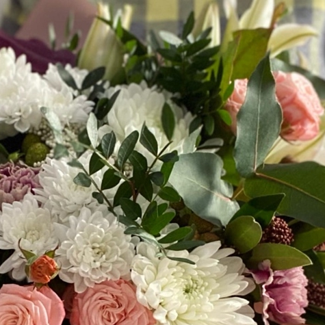 Большой букет в светлых оттенках