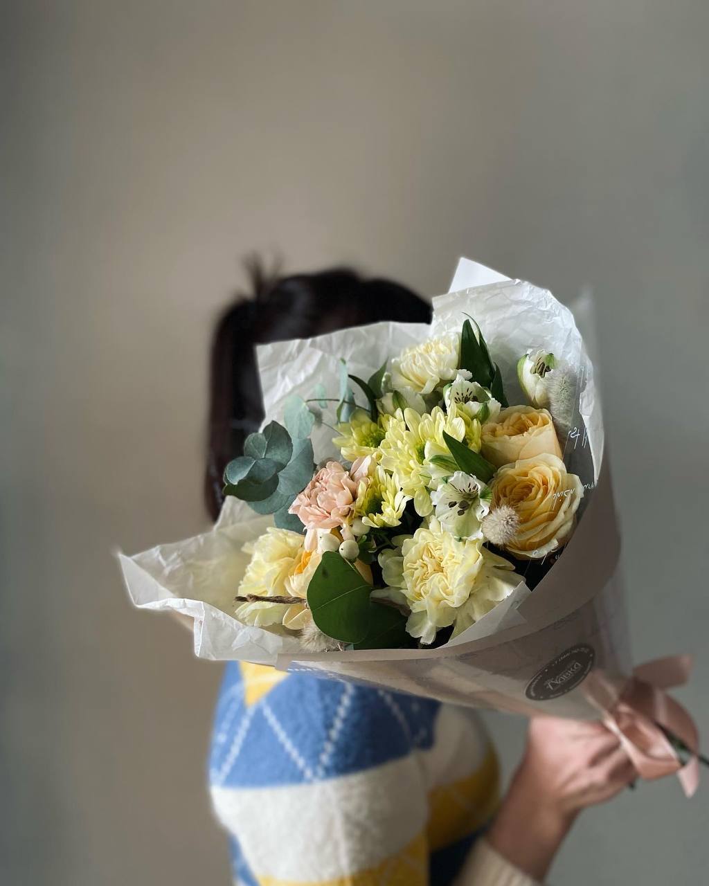 Свежий букет из Цветов лимонных оттенков