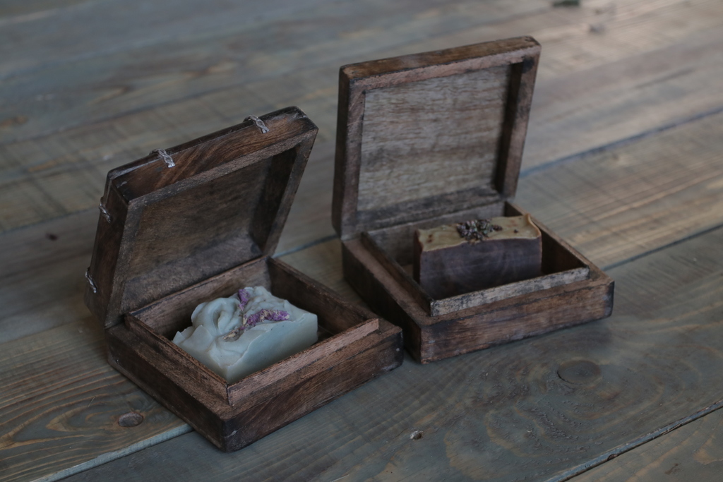 Шкатулка из массива дерева манго