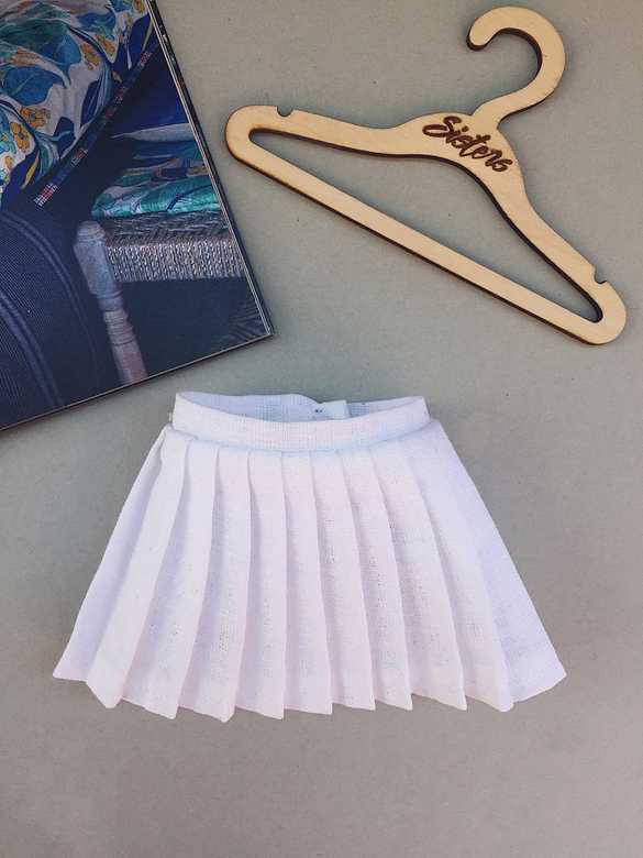 Pleated skirt