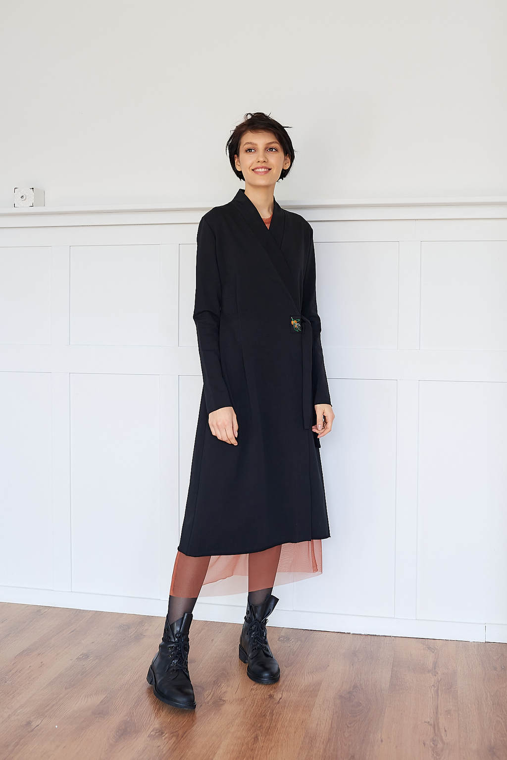 Платье с запахом черное