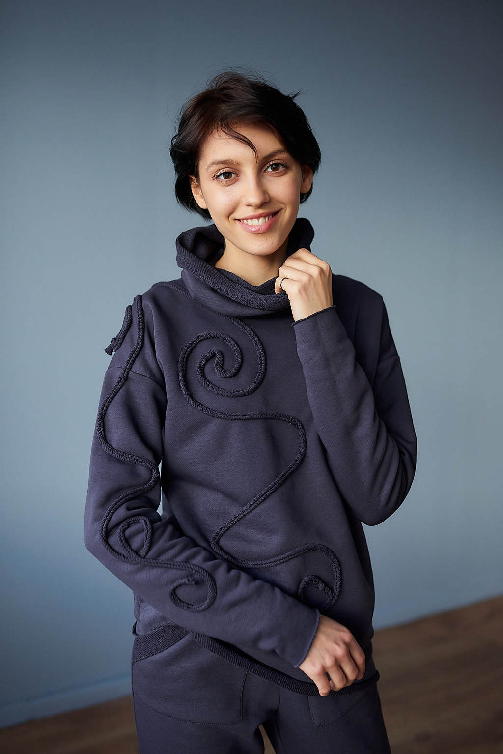 Толстовка из футера трехнитка графит