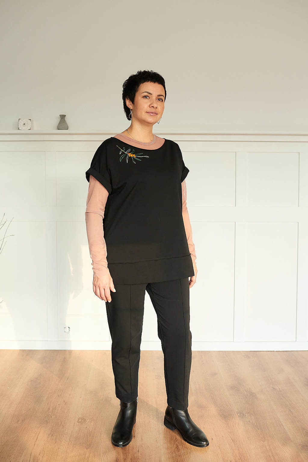 Брюки со стрелкой черные