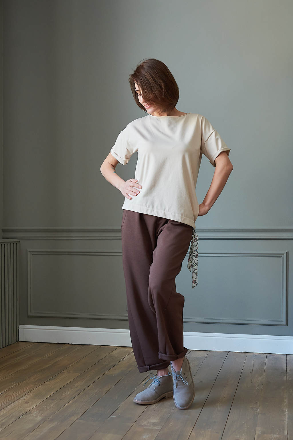 Футболка асимметрия бежевая