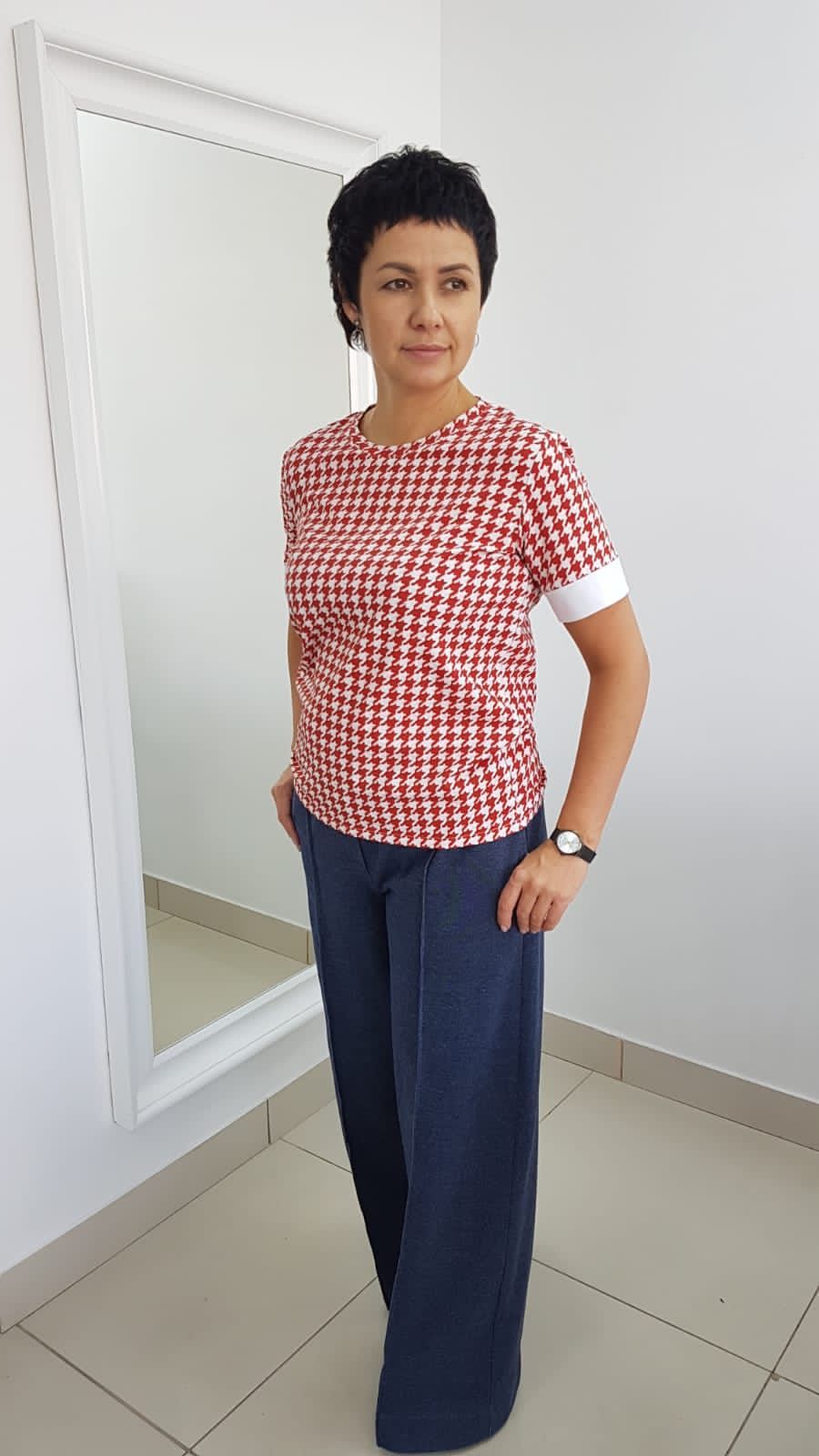 Футболка с узором красная