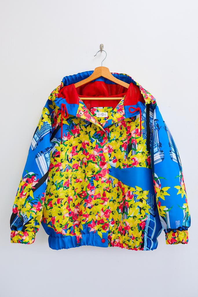 Радужная ветровка