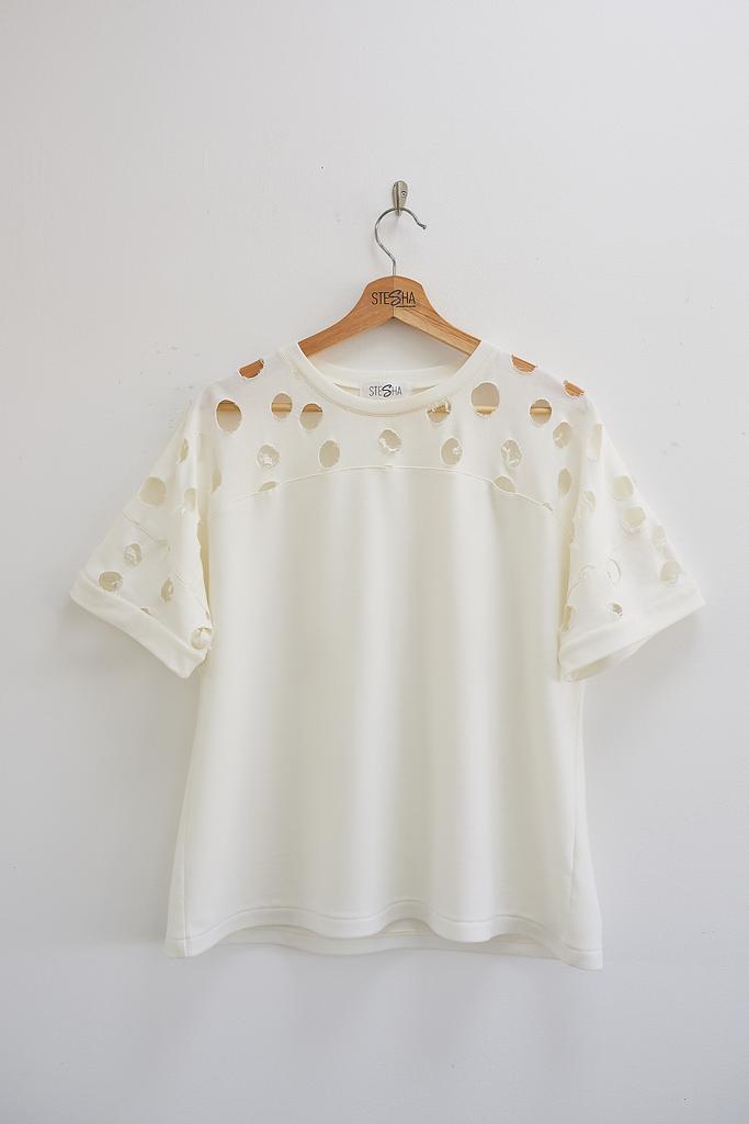 Футболка с дырками