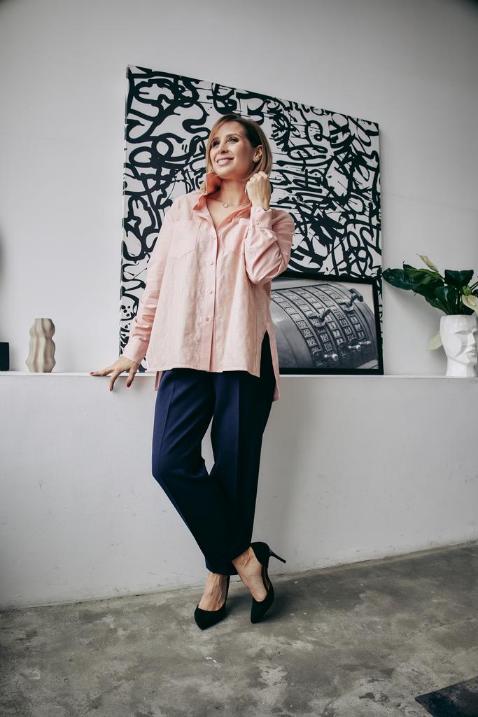 Рубашка светло-розовая с кружевом