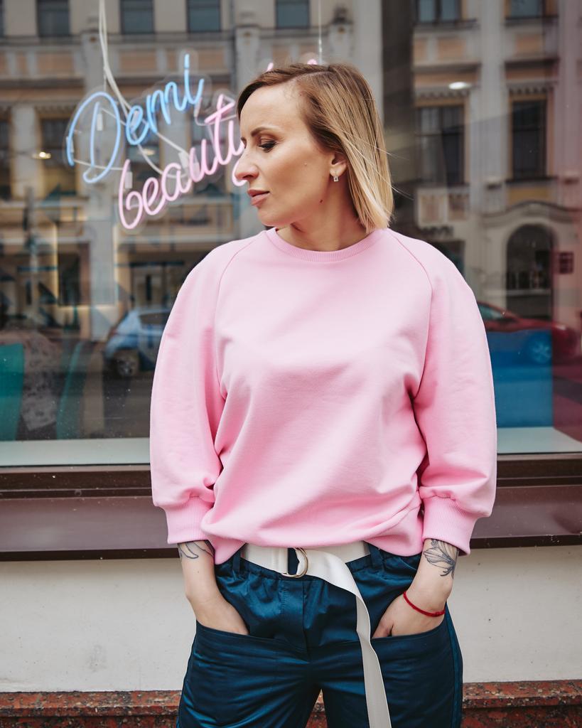 Лонгслив с пионом розовый