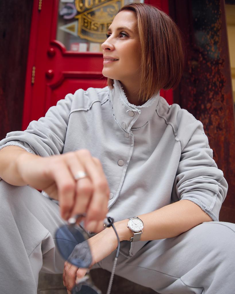 Трикотажный костюм с накладными карманами, серый