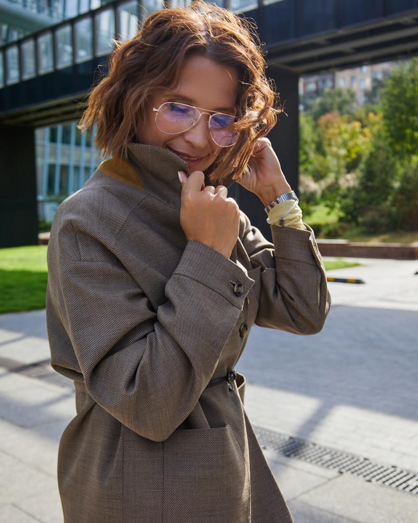 Жакет с ремешком, коричневый