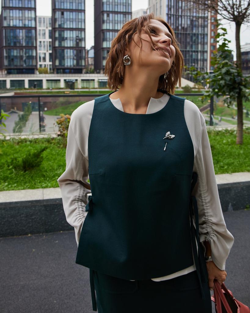 Жилет-топ с завязками удлиненный, зелёный